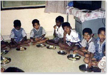 ASCT_Pictures_children_in their food time