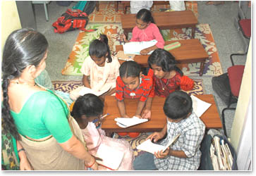 ASCT_Pictures_teacher and students in the mathematics learning hour